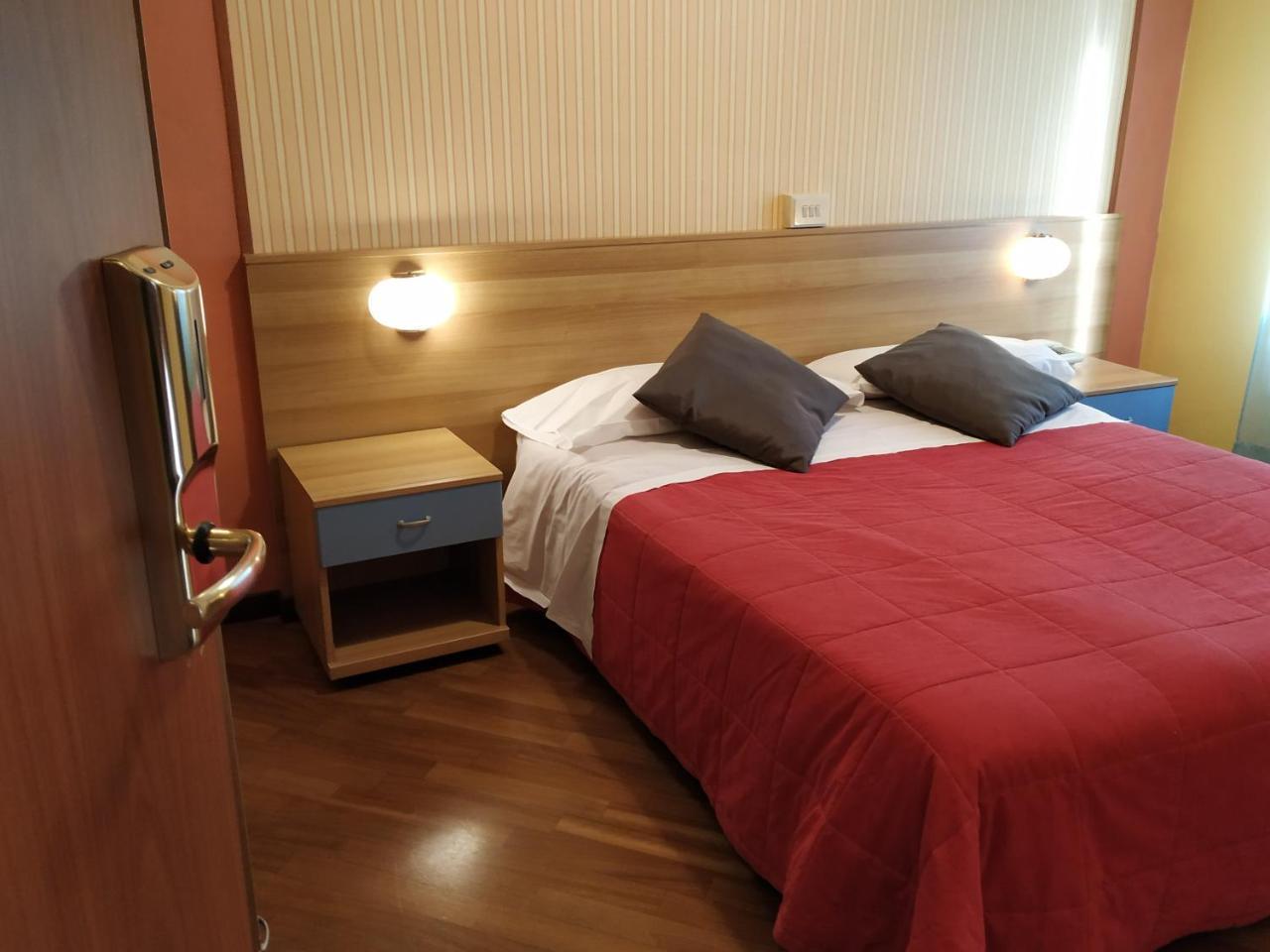 Augusta Albergo B&B Camogli Exterior photo